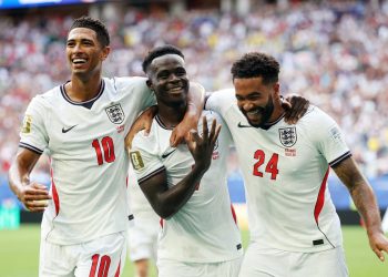 Anglia învinge Franța cu 6-4 într-o finală mică istorică la Cupa Mondială