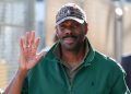 Colman Domingo redefinește gulerul ridicat pe scena late-night