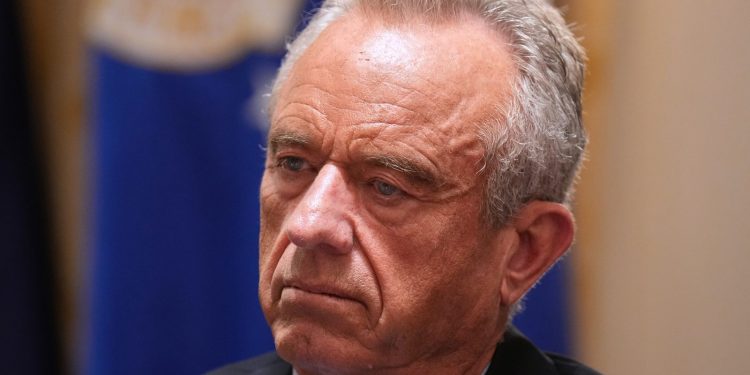FDA analizează autorizarea injecțiilor cu peptide susținute de RFK Jr
