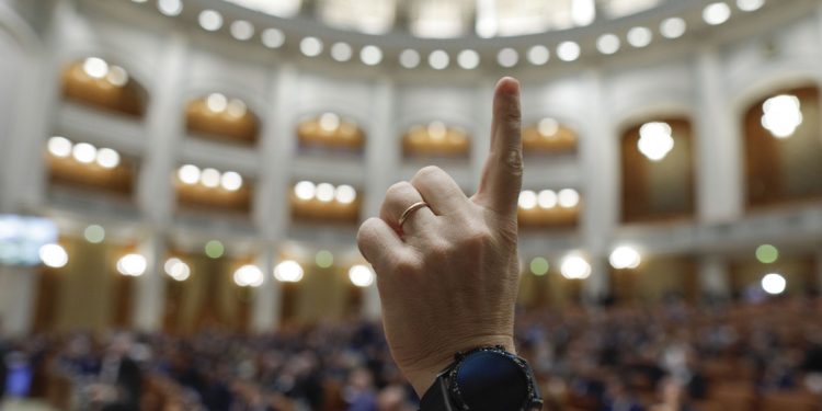 Legea integrității, respinsă în Senat pe fondul tensiunilor din coaliție
