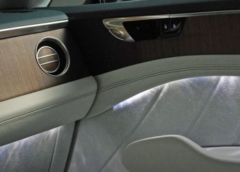 Bentley introduce lâna Merino pe primul său crossover electric, Torcal