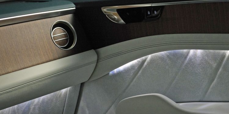 Bentley introduce lâna Merino pe primul său crossover electric, Torcal