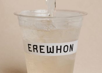 Lansare controversată la Erewhon: Apa de 12 dolari fără apă