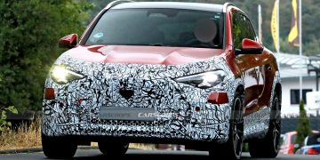 Noul Mercedes-AMG GLA electric surprins în teste cu 680 CP